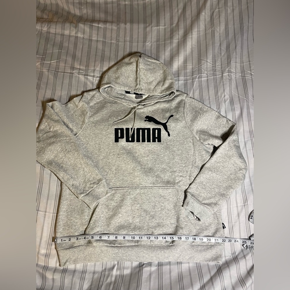 Women’s Puma Logo Hoodie-Size XL